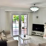 Londra فيلة